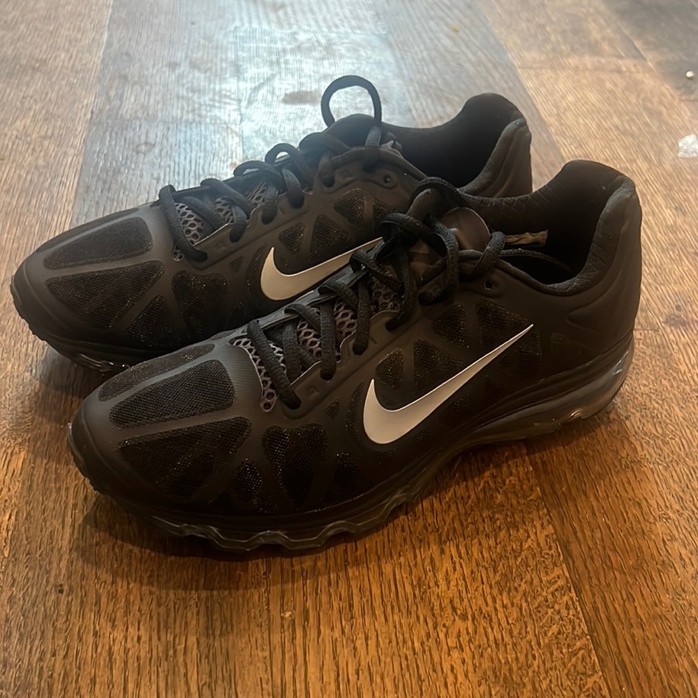 Black Nike AirMax Running shoe Size 8